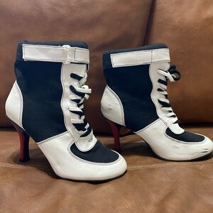 Harley Quinn Cosplay Costume black and white boots